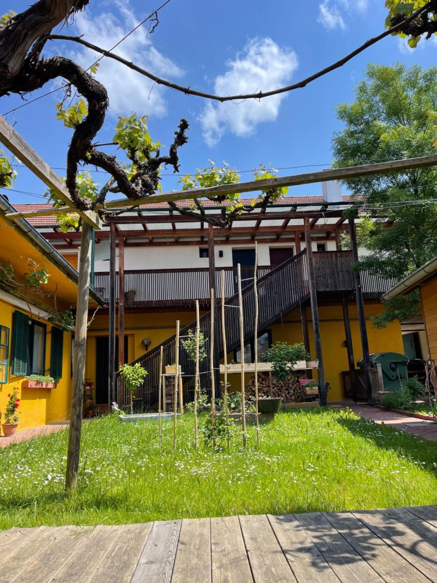 Landgasthof Zum Alten Weinstock Radafalva Kültér fotó
