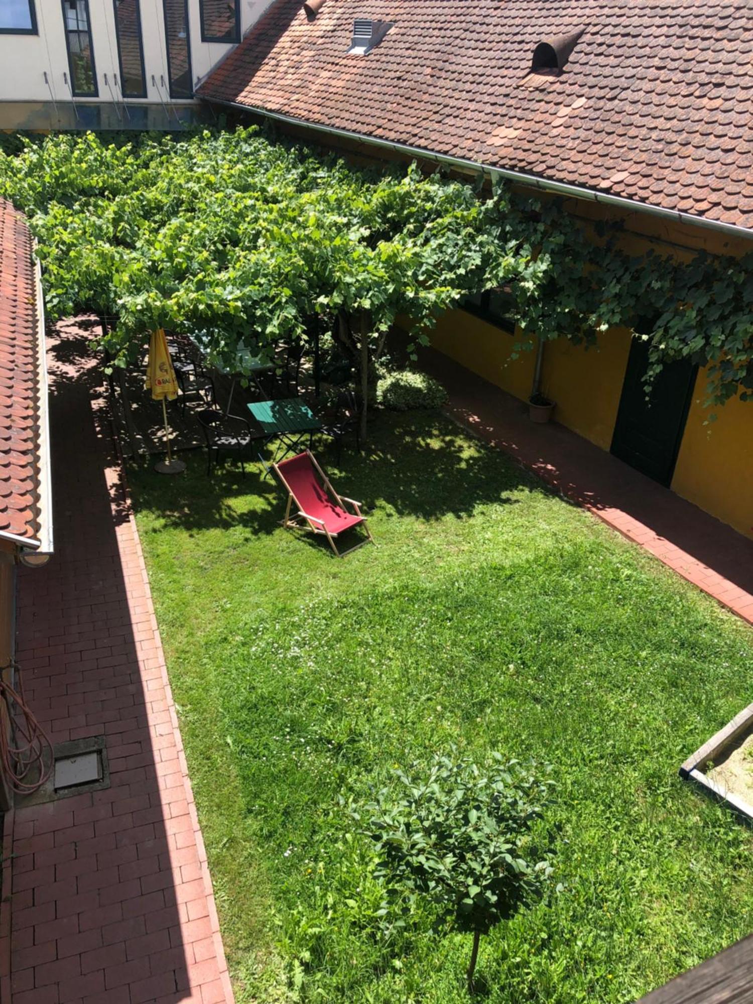 Landgasthof Zum Alten Weinstock Radafalva Kültér fotó